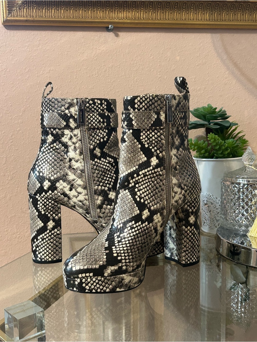 Michael Kors Parker Black & White Snakeskin Platform Heeled Ankle Boots Size 8